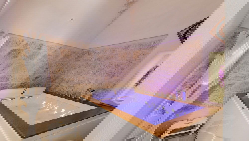 Stairway With Jacuzzi by Wonderful Italy - Foto 1, Habitación