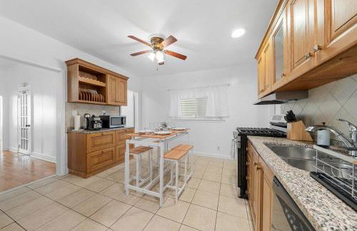 Quiet Retreat 10 Min to NYC Train & free Parking - Foto 25