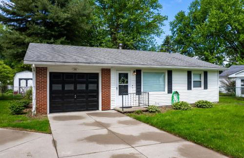 Beautiful Ranch with Outdoor Patio and Room for 6 - Photo 27