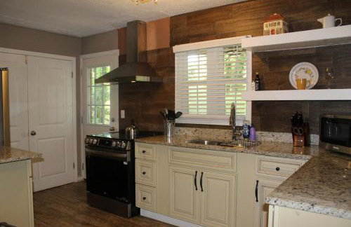 Cozy, Relaxing 4-Bedroom House in Forest Park - Foto 47