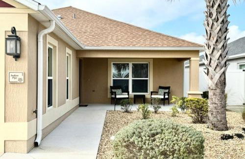 Cozy Oasis in Prime Location with Sunset Lake View, Golf Cart and Bathtub - Foto 39