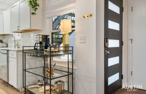 Near BBQ, Coffee More in Brentwood Pet-Friendly 2BR 1BA Condo By Austin Vacay - Foto 13