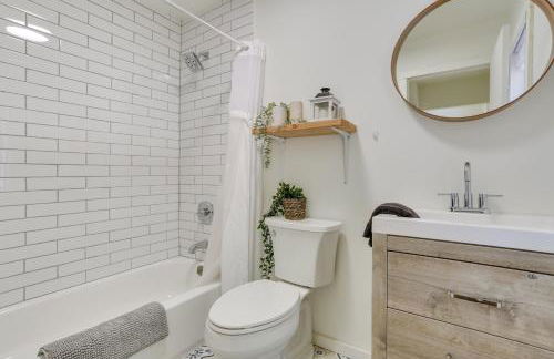 Cozy Swan Lake Apt with Grill and Private Yard - Foto 17