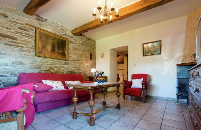 Farmhouse Situated at the Edge of the Woods - Photo 6