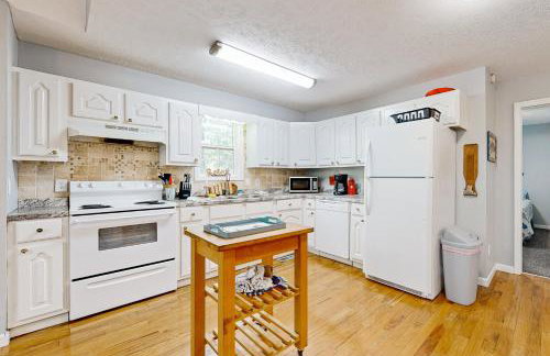 1 Mi to Pickwick Lake! Tranquil Wooded Cabin - Foto 5