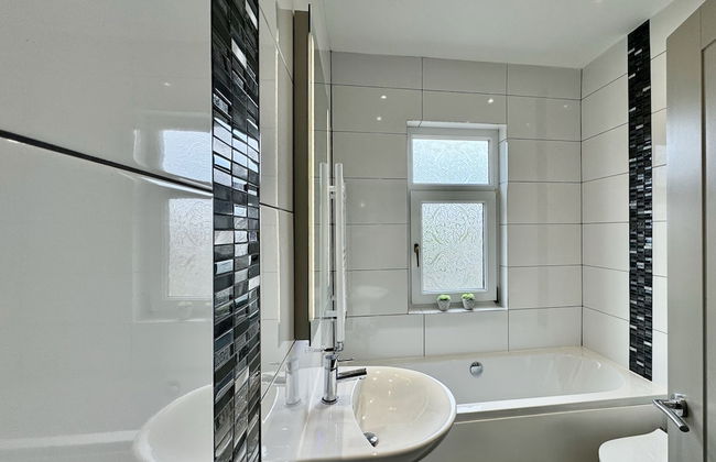 Lenhurst House - Photo 34