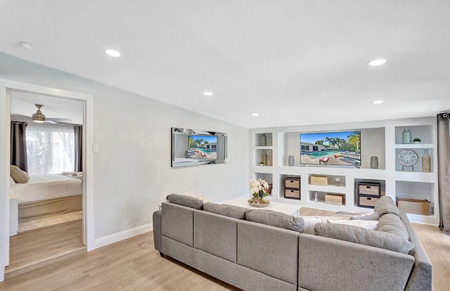 5BR with Heated Pool 5 min to Beach - Photo 22