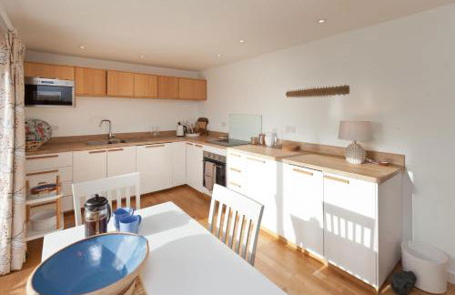 5 SEAVIEW private parking w EV - Photo 7