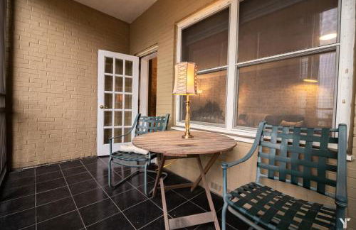 P8G Remodel 2BR/2BA downtown ATL-Parking & Balcony - Photo 11