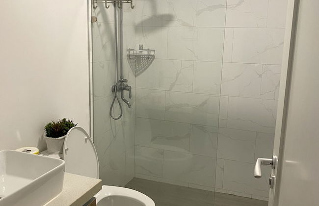 Elegant 1BR Apt with Pool - Foto 10