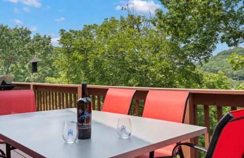 Secluded-Pvt Hot Tub-Free Daily Tickets-Walk to Table Rock Lake - Foto 25