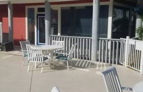 Quiet 2 bedroom condo on Gulf with pool and pond - Photo 19