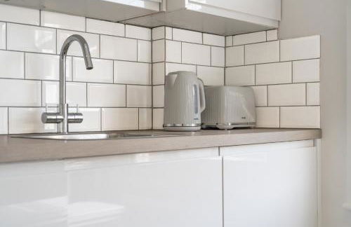 Modern Split Level 2BR Spacious Apt Maida Vale - Photo 3