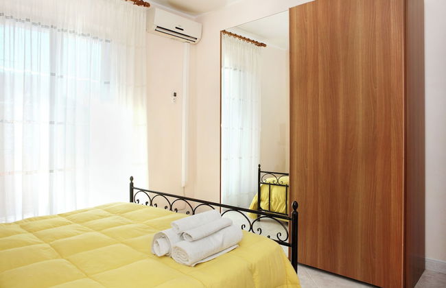 Adriana Casa Vacanze One Bedroom Apartment 5 People, wi fi, Parking, Near sea - Photo 2