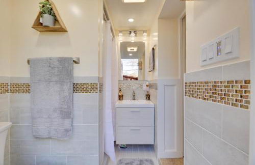 Cozy and Convenient Elmont Retreat with Patio! - Foto 14