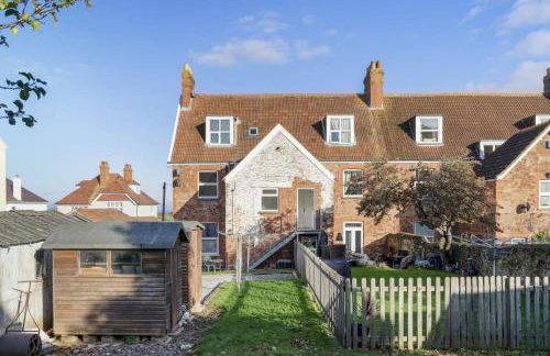 Bright Apartment w Parking & Distant Sea Views - Foto 26