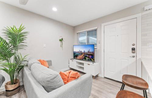 Prime West Downtown Studio and 1BR Suites w Free Parking, Washer, and Dryer - Foto 9