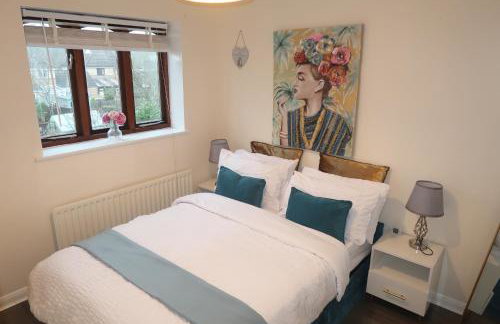 Cozy 3 Bedroom Home with Garden & Free Parking - Milton Keynes - Foto 7