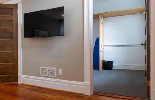 Gorgeous 5BR Storefront Home ABODEbucks - Foto 31