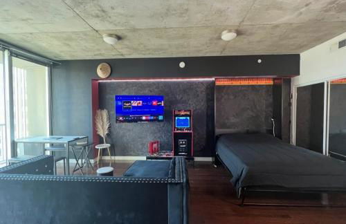 A Town Skyline - Foto 2