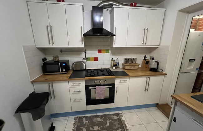 Specious 2 x Double Bedroom Flat in London E18 - Foto 8