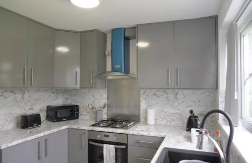 Three bed house in Wolverhampton - Photo 23