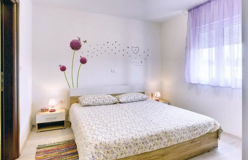 Detached Villa With Pool and Large Garden in Quiet Area Near the Sea - Foto 46