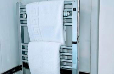 Book Me! Prime 2 BED House sleeps 6 Contractors - Foto 9