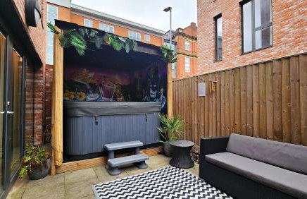 Sleek 4BR Townhouse - Rooftop - Hot Tub - Foto 22