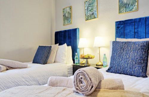 Large 5-Bedroom Home, Perfect for Long Stays & Team Accommodation - Foto 20