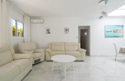 FaroQuilla Suites Pasito Blanco - Photo 38
