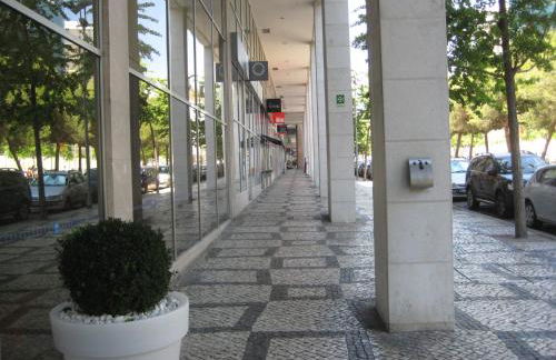 Haven in Lisbon - Exquisite Top Floor with 7 meters Balcony to the Longest Waterfront in Lisbon - Foto 43
