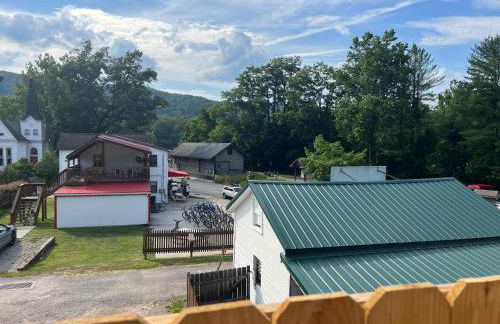 Stay, play and relax in Ohiopyle, PA, Hot tub, Pool table, next to the GAP trail in Ohiopyle, PA - Foto 33