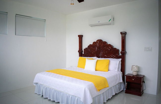 The W Villa 5 B R Oceanfront w Staff - Photo 15