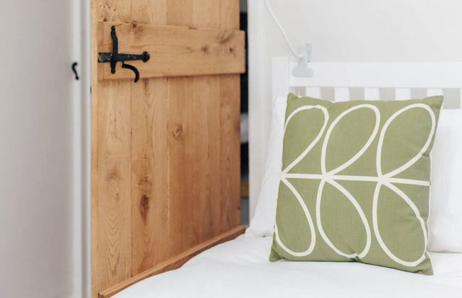 The Poppies - From 150 Per Night - Photo 24