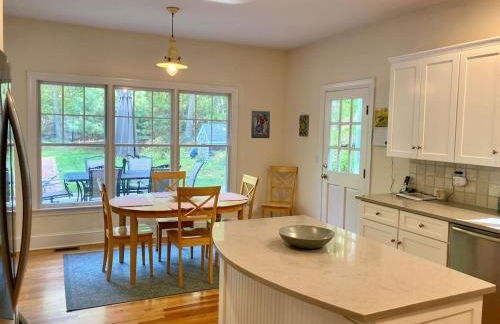 4 bedroom East Hampton home with large heated pool - Foto 9