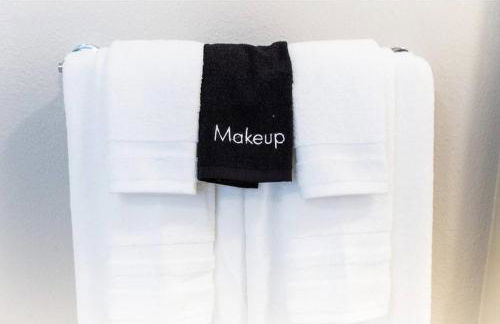 Spacious 2 bed 2 bath, Pool, Hottub, Wifi, 24 hr Fitness, Parking - Foto 16