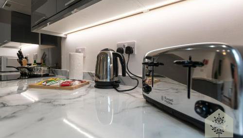 Fairhurst House - Photo 3, stove, toaster