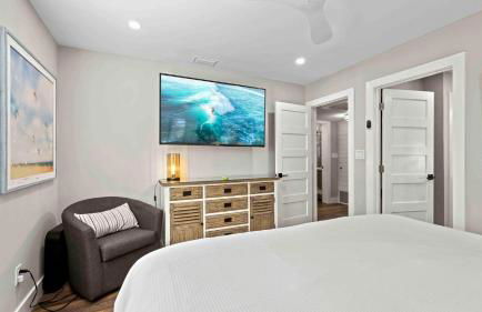 The Surf House: Stylish 2BR Haven - Foto 15