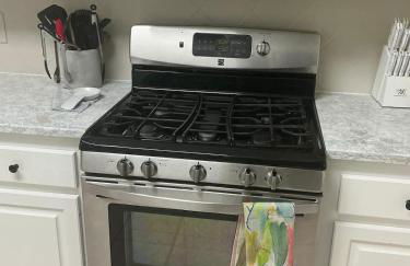 Spacious King Suite Home With Serene Patio - Foto 33