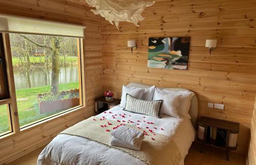 Woodlands Luxury Lake Log Cabin - Vetiver Villa - Foto 23