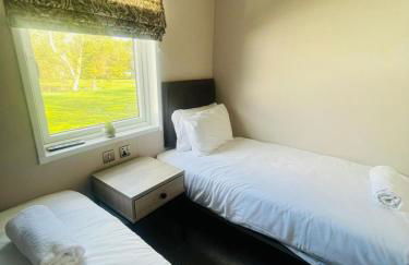 Evergreen Lodge with Hot Tub - Foto 15