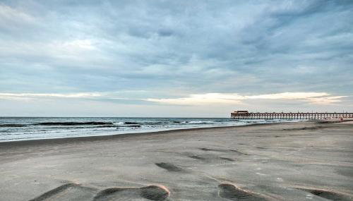 Oceanfront Condo with Furnished Deck and Views! - Foto 2