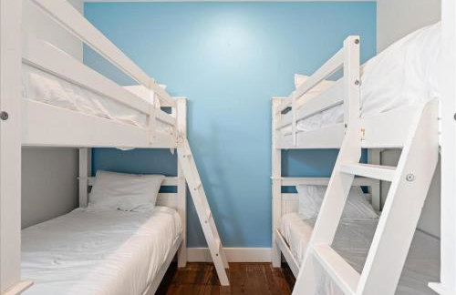 Nash House & Bars of Broadway with Patio Bar and Views! 8min Downtown! Sleeps 12! - Foto 2