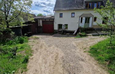 Naturnahes Wohnen in einem alten Haus mit Garten - Foto 11