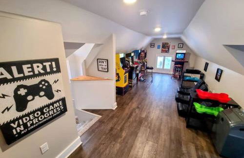 Downtown Kzoo with 3rd Floor Arcade Room - Foto 62