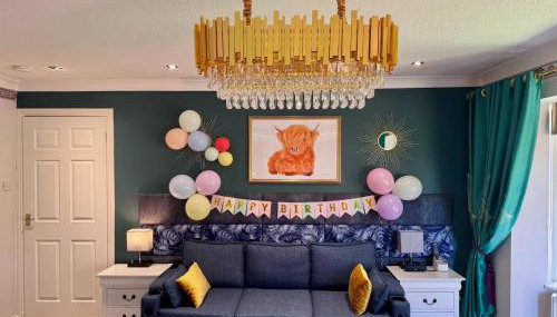 FINN VILLAGE "Raspberry Cottage" Private Garden, 6-seater HOT TUB, Firepit & Pizza Stove - Foto 4