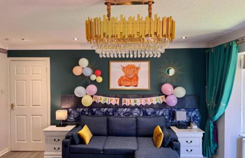 FINN VILLAGE "Raspberry Cottage" Private Garden, 6-seater HOT TUB, Firepit & Pizza Stove - Foto 4