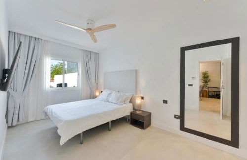 Designer loft with pool, with gigantic terrace and private parking & in the city centre - Foto 16
