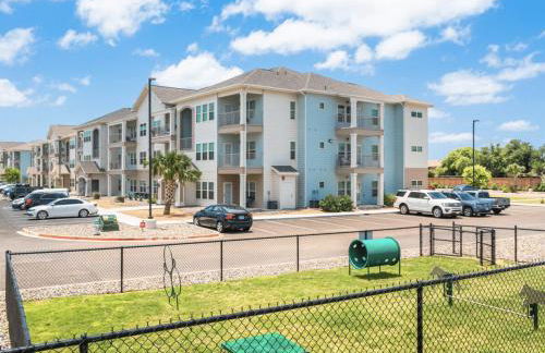 Trenton Sky Suite, Comfort, Pool, Gym, Gated Access - Photo 29